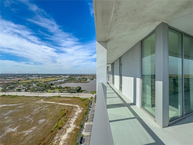 Building Photo - 2000 Metropica Wy