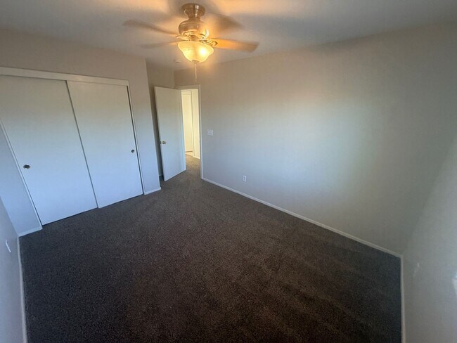 Building Photo - 3 bedroom with loft home in North Las Vegas!