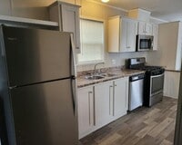 Building Photo - 2322 Catalpa St