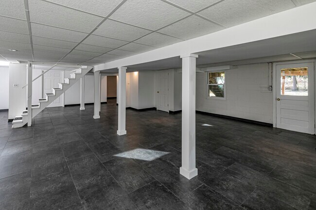 Building Photo - 339 Hamilton Ave