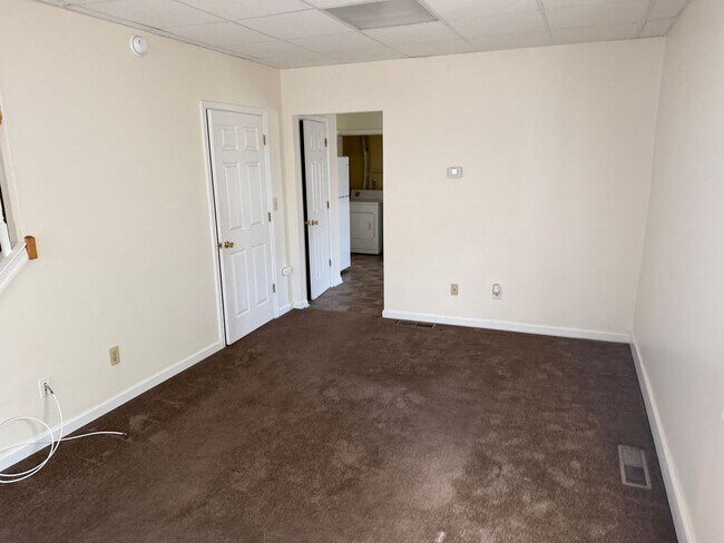 Building Photo - 802-804 Hawthorne Road