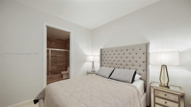Building Photo - 16001 Collins Ave