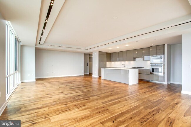 Building Photo - 1781 N Pierce St