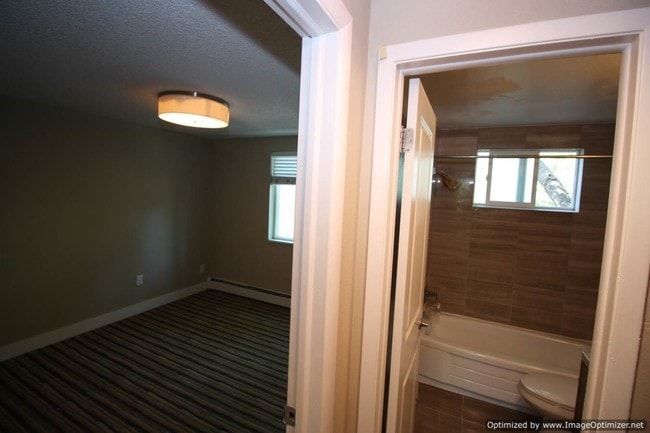 Building Photo - 1202 Logan