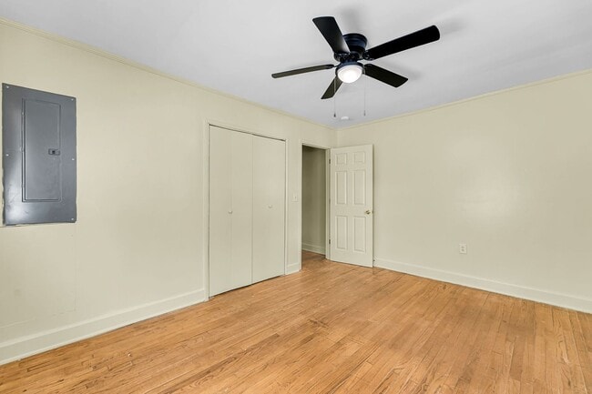 Building Photo - Quiet Coastal Home