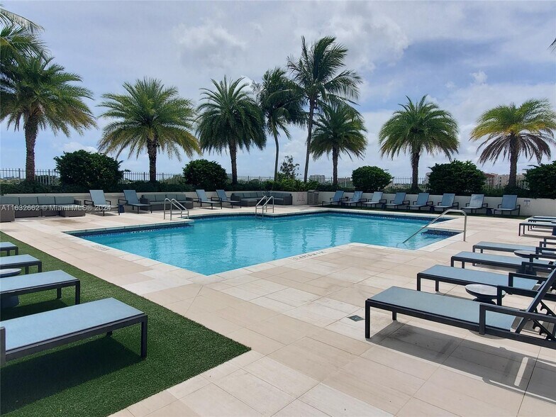 Building Photo - 3000 Coral Way