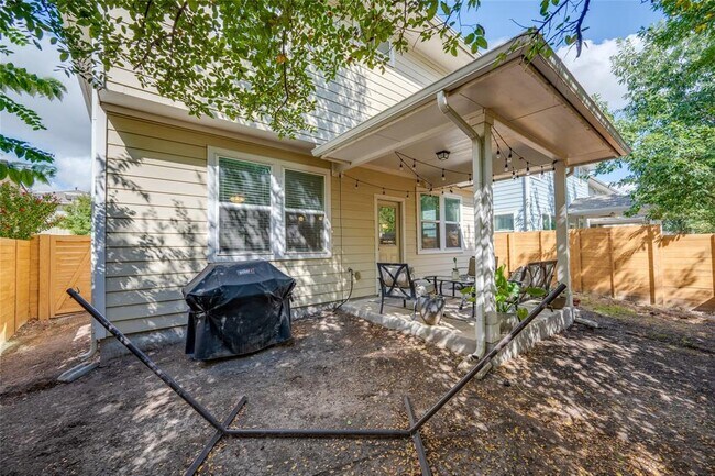 Building Photo - 7405 Buchholz St