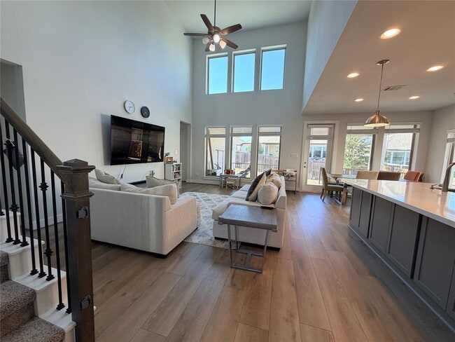 Building Photo - 230 Eagle Ford Dr