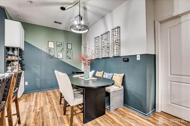 Building Photo - 913 Del Negro Ct