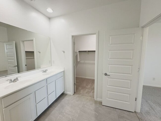 Building Photo - New 3 Bedroom 2 Bath Home at Western Gardens!