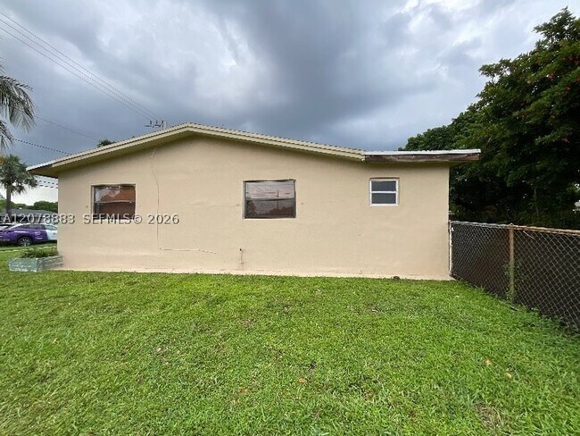 Building Photo - 2100 NW 74th Ave