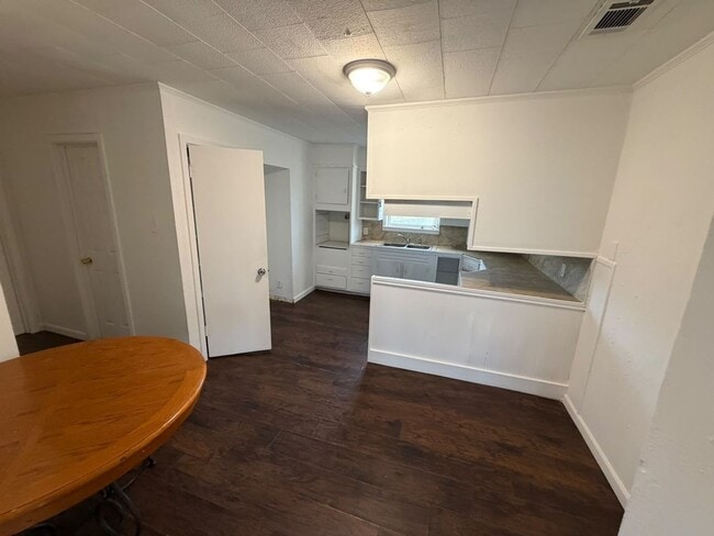 Building Photo - 850 Co Rd 218