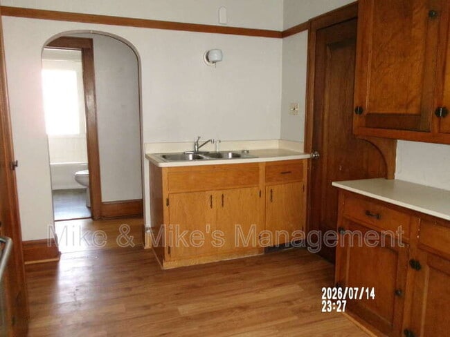 Building Photo - 2124 N 60th St