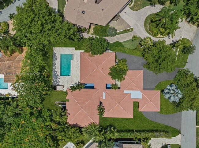 Building Photo - 8118 Los Pinos Blvd