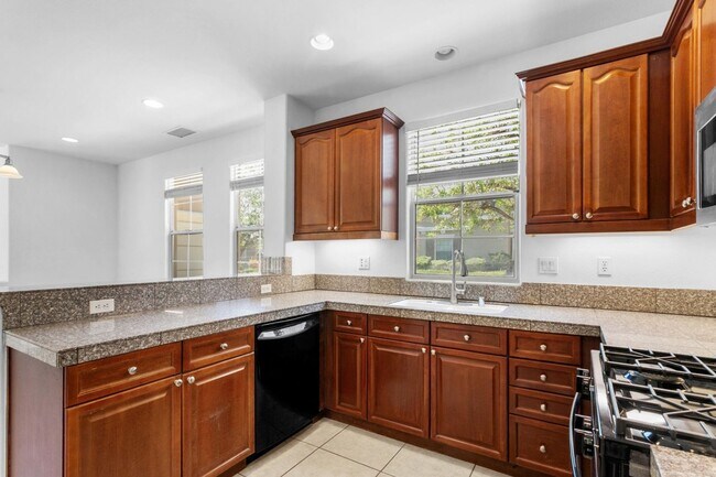 Building Photo - AVAILABLE NOW! GORGEOUS 3 BED / 2.5 BATH in Campanile in Cathedral City!