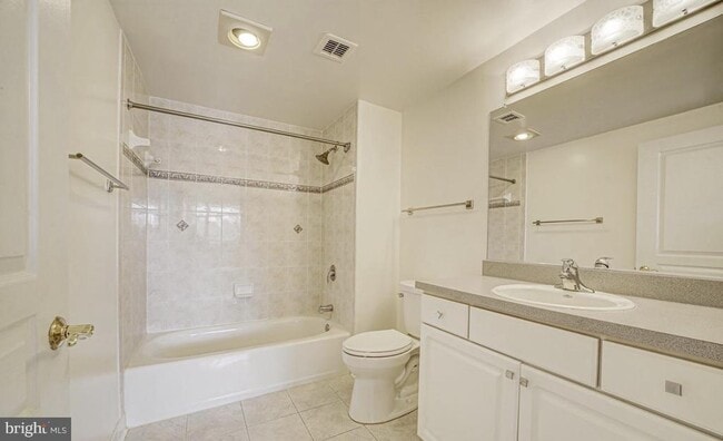 Building Photo - 7111 Woodmont Ave