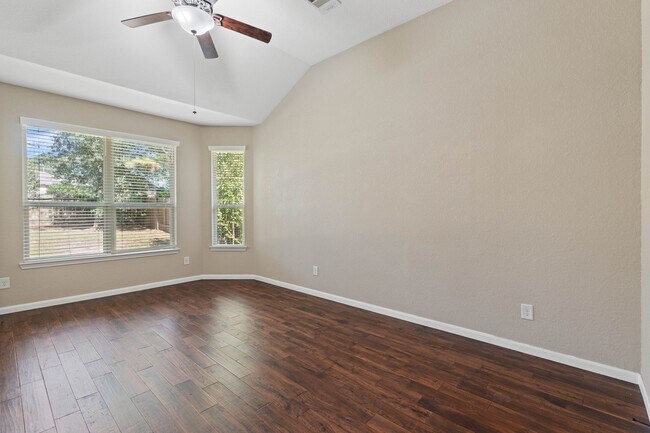 Building Photo - 208 Forest Peak Way