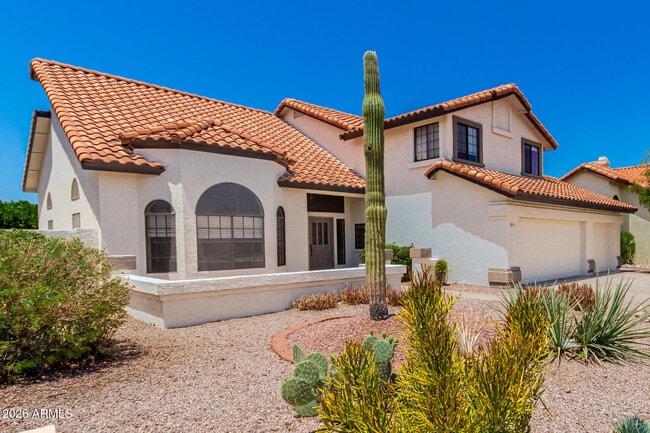 Building Photo - 6121 E Saddleback St