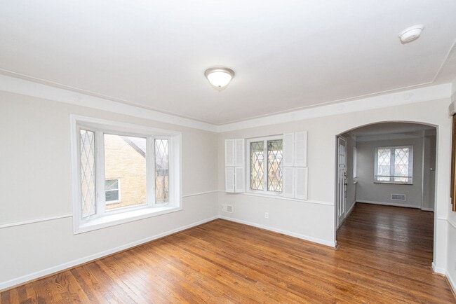 Building Photo - WESTWOOD - Freshly updated 4 bed 2.5 bath home