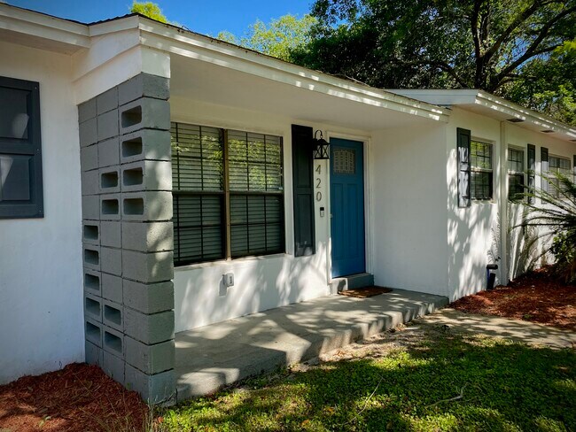 Building Photo - 420 Stonehenge Dr