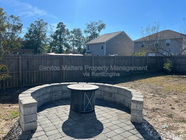 Building Photo - 5881 Old Plantation Court