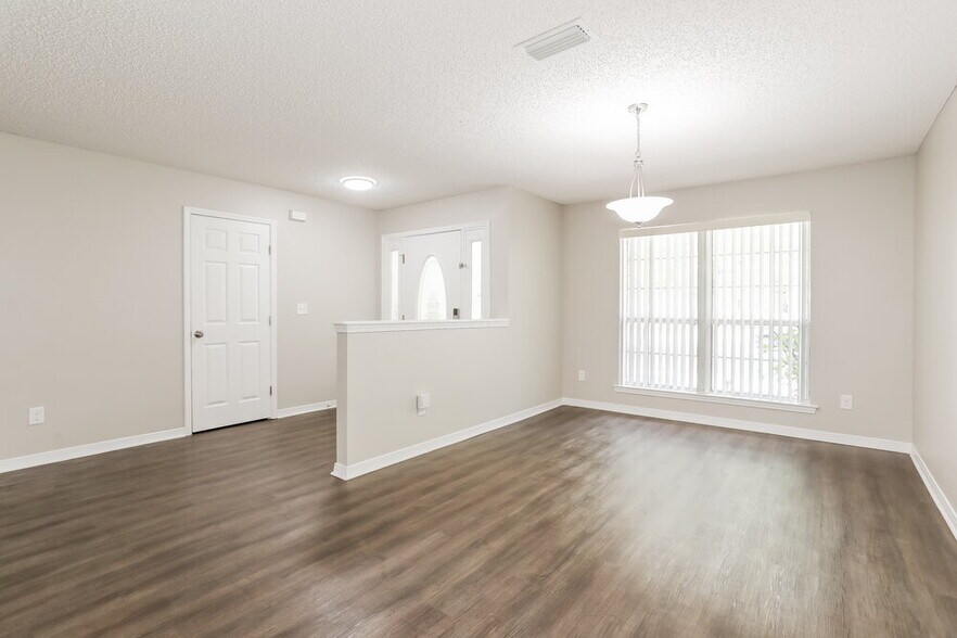 Building Photo - 1399 Guardian Dr