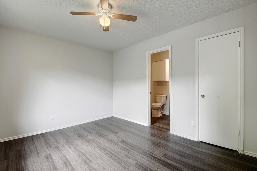 Building Photo - 5303 Spring Meadow Rd