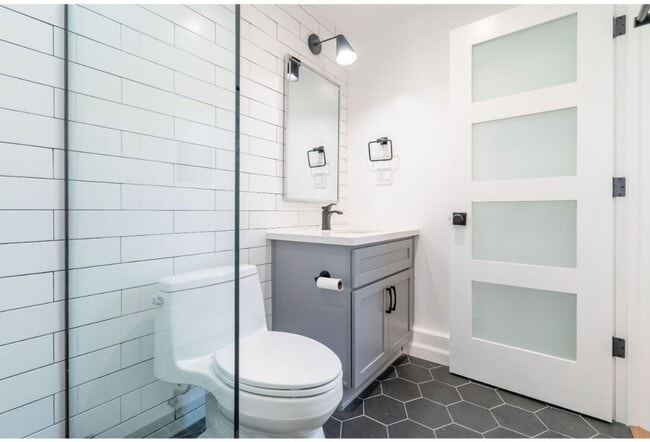 Building Photo - 3412 Bellevue Ave