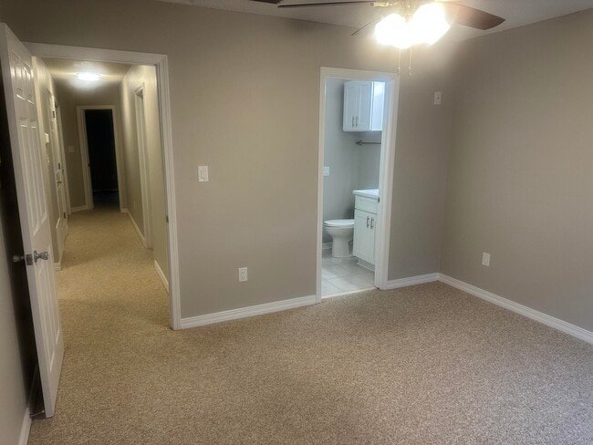 Building Photo - 2703 Bay Club Dr