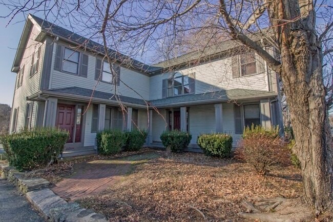 Primary Photo - 581 Washington St