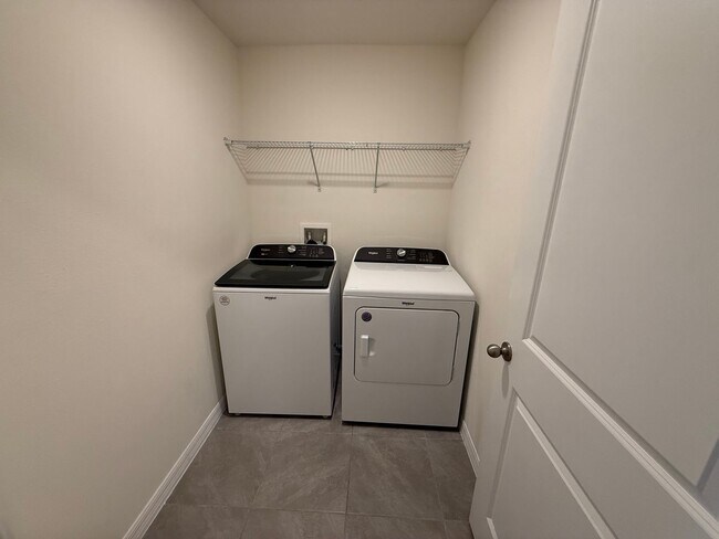 Building Photo - Newly built 3 bedroom home in a quiet Cul-de-sac