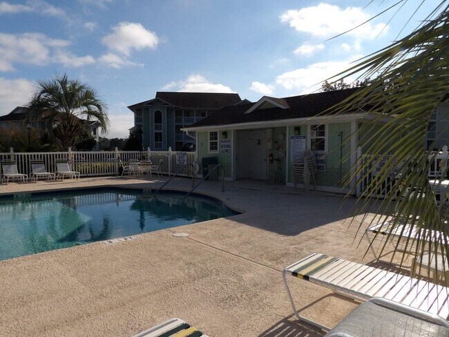 Building Photo - 4622 Greenbriar Dr