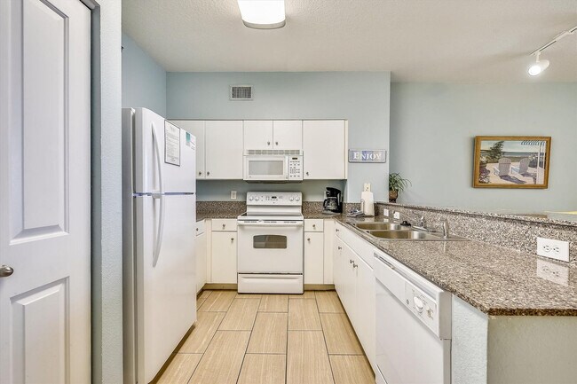 Building Photo - 9896 S Thomas Dr