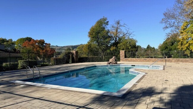 Building Photo - Charming, 2BD/2BA, Single-Story TH in Crow Canyon Country Club in Danville- Available NOW!