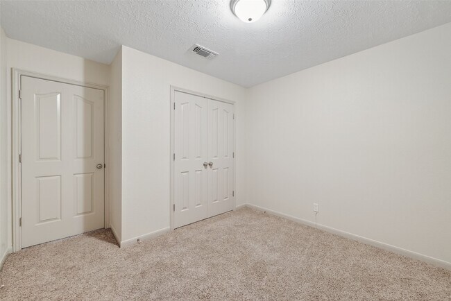 Building Photo - 11818 Snowberry Dr