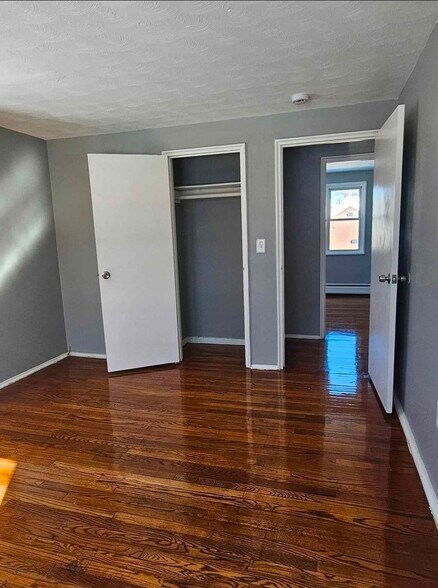 Building Photo - 1279 Quinnipiac Ave