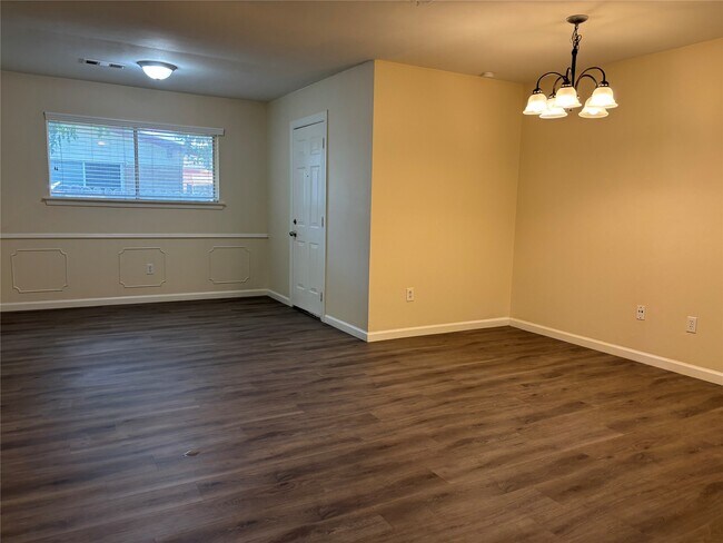 Building Photo - 10422 Winding Trail Rd