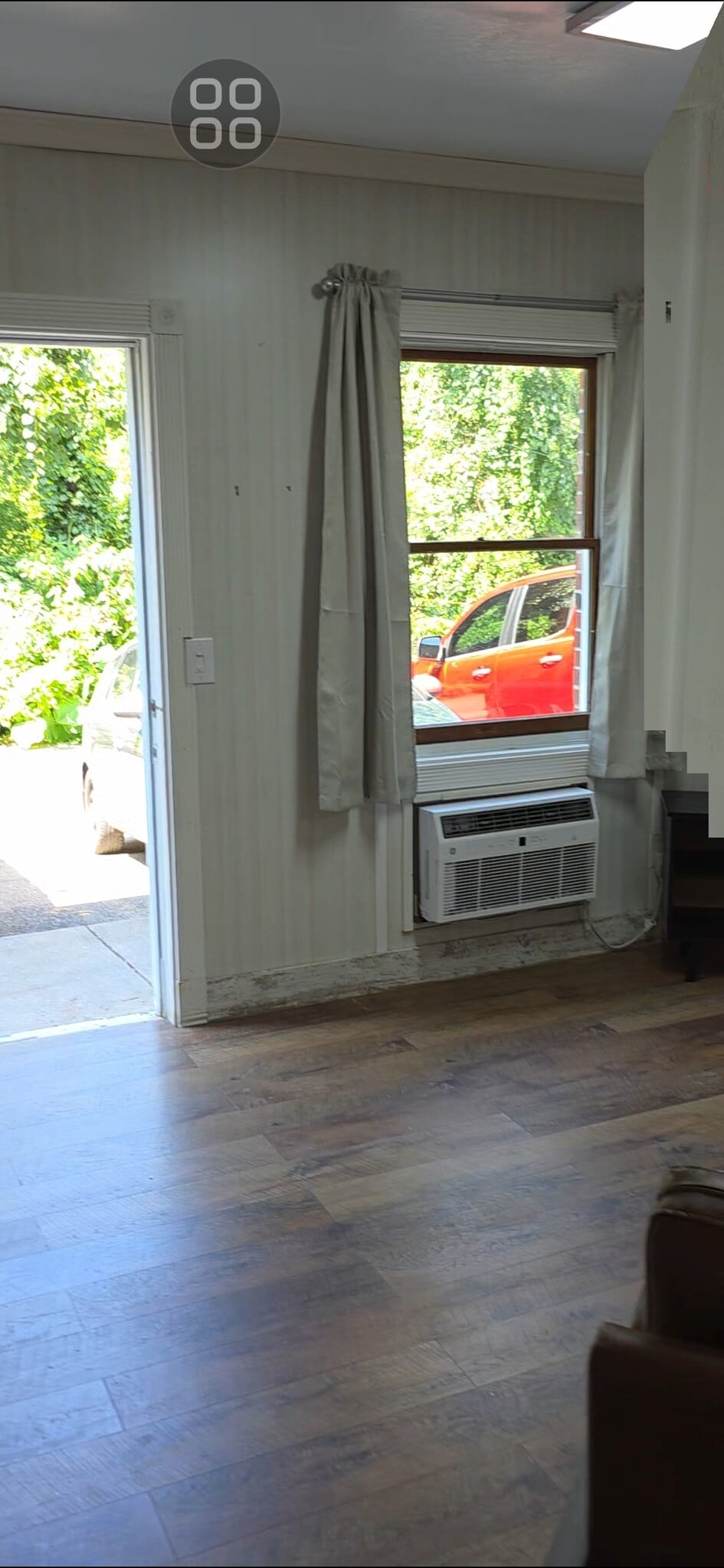 Building Photo - 925 College Ave