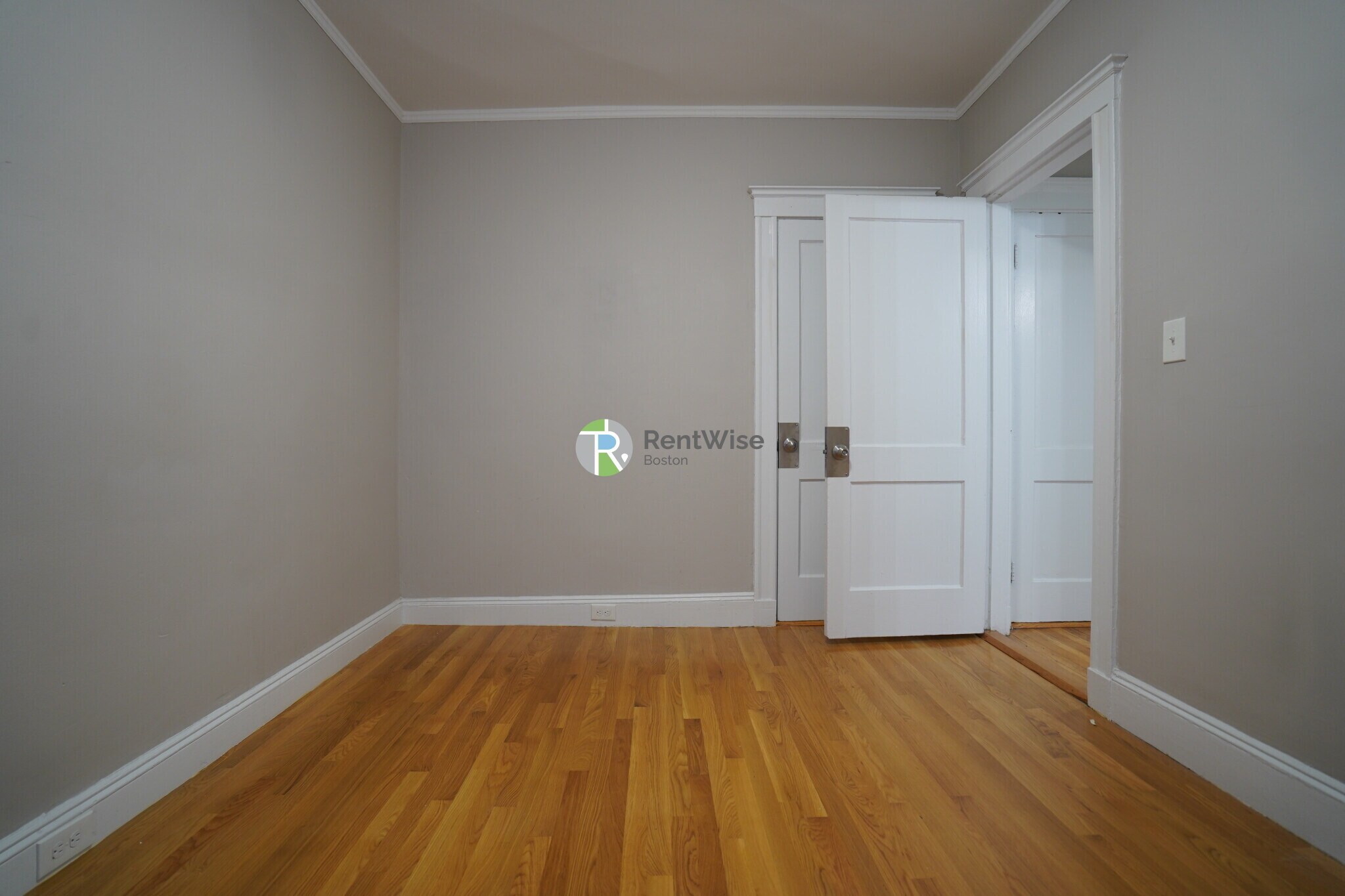 Building Photo - 19 Vinal St