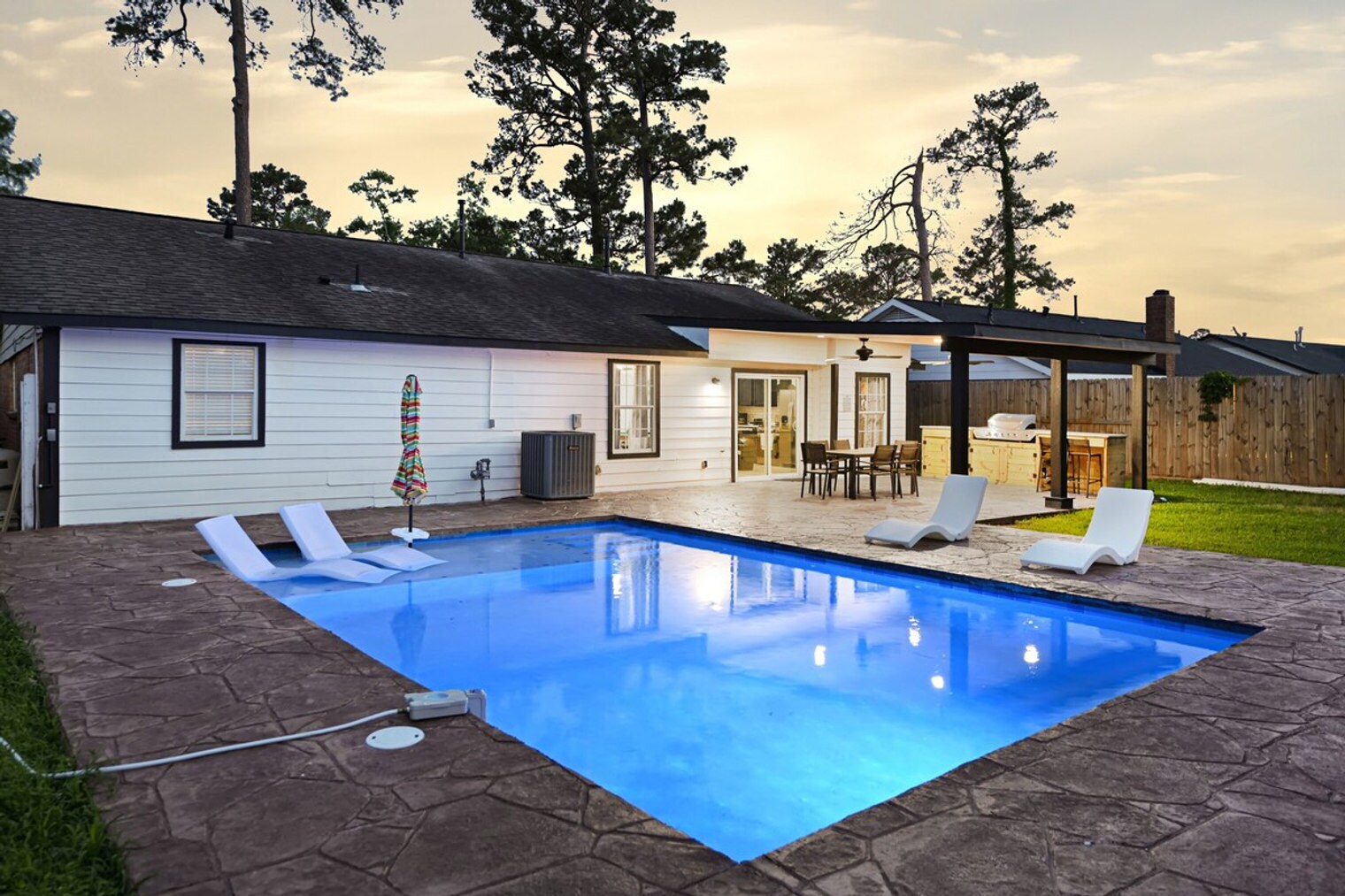 Building Photo - 12115 Wood Forest Dr
