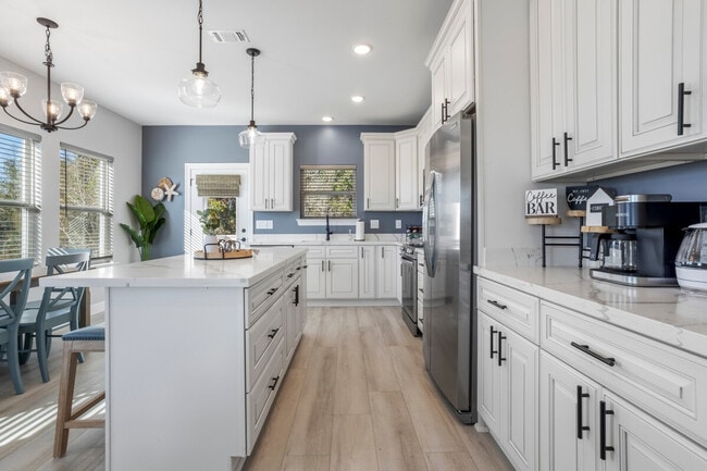 Building Photo - 135 Brady Dr