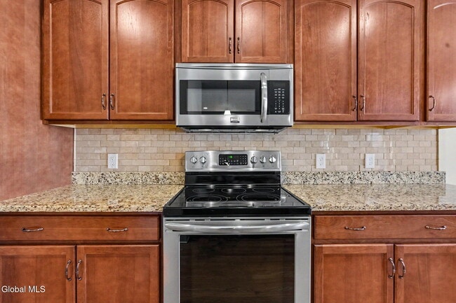 Building Photo - 4B Inglewood Dr