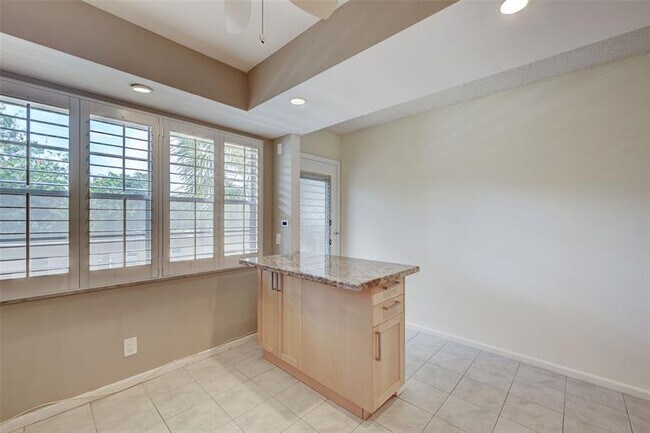 Building Photo - 4402 Martinique Ct