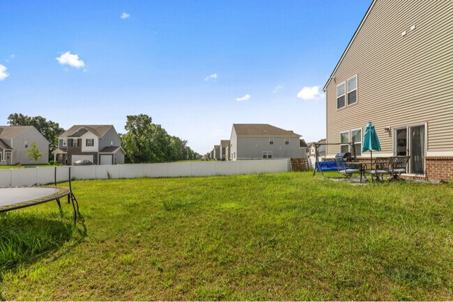 Building Photo - 7419 Hillway Dr