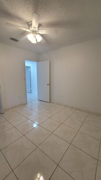 Building Photo - 6882 NW 173rd Dr