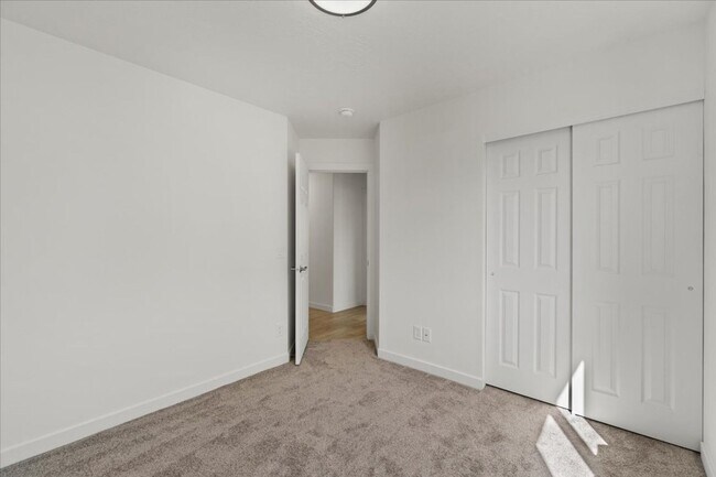 Building Photo - Stunning 3 bdrm 2 bath  Hayden Home!