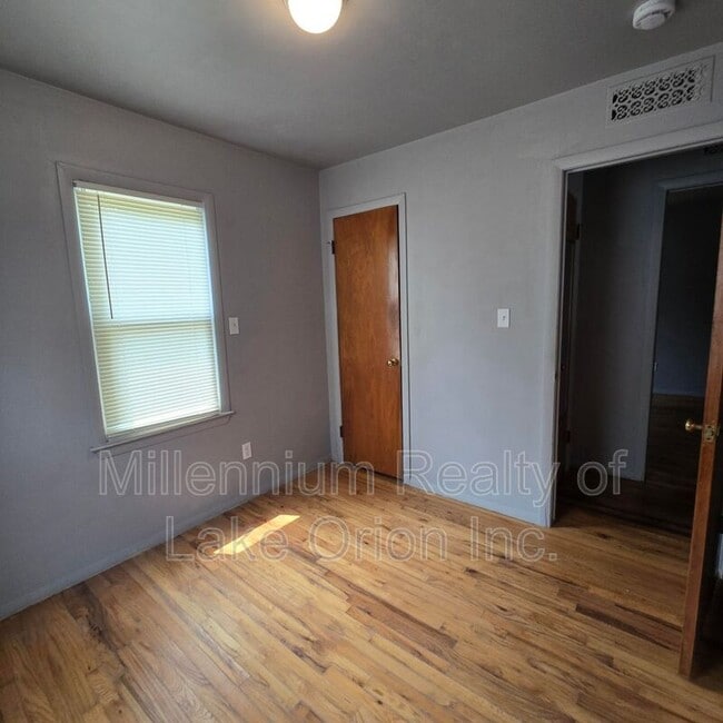 Building Photo - 774 E Beverly Ave