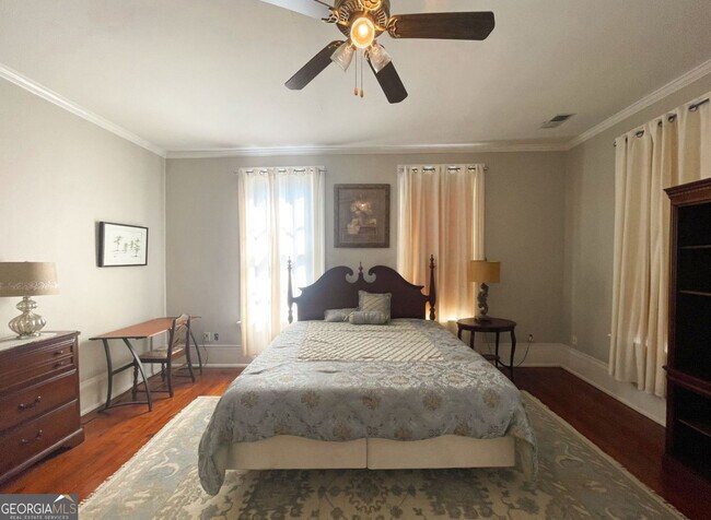 Building Photo - 305 Orange St