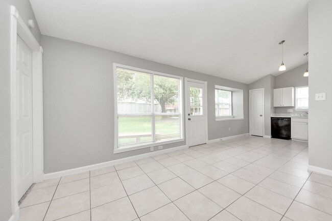 Building Photo - 10603 Thorncliff Dr