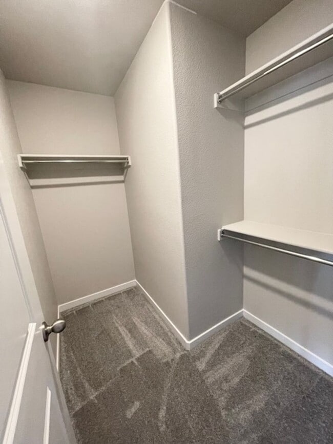 Building Photo - NEWER CONSTRUCTION 4 BEDROOM HOME LOCATED in the NOOK at Shilo Ranch